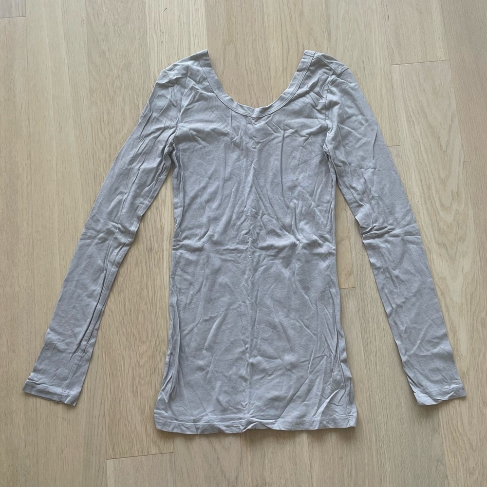 James Perse Long Sleeve U Neck Shirt in Grey/Tan